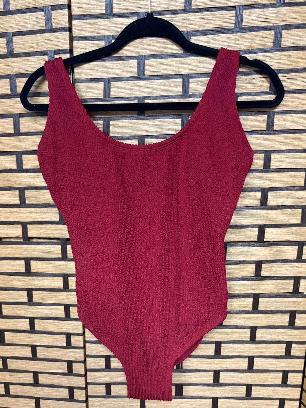 Kona sol burgundy textured one piece swimsuit size large